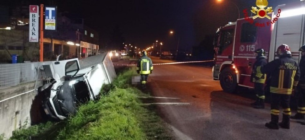 Finisce nel fossato con il furgone e perde la vita: è Alberto Masiero la vittima del tragico incidente nel Vicentino